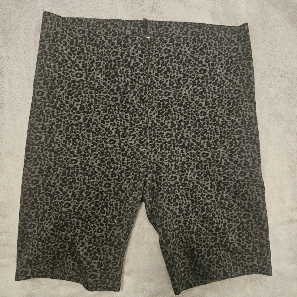 LOFT sculpt bike shorts gray and black subtle leopard print M - Picture 1 of 8